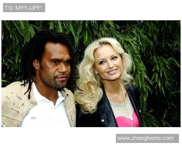 外国足球明星的女友们:她们的魅力与生活背后的故事揭秘 外国足球明星的女友们:她们的魅力与生活背后的故事揭秘