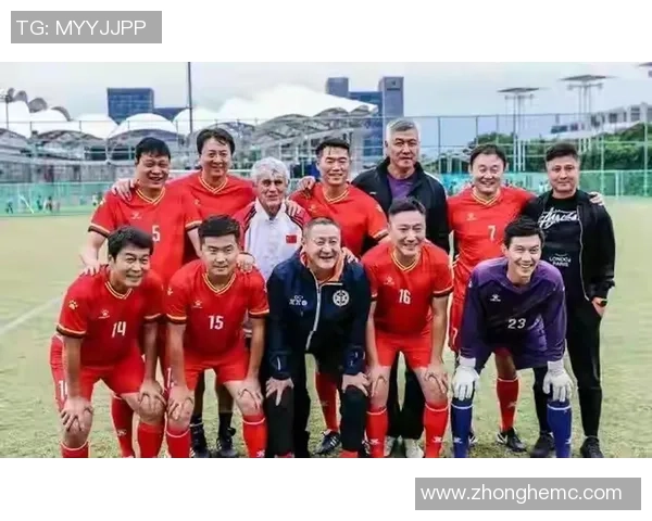 武汉足球队在世界杯预选赛中以60分稳居积分榜首位展现强劲实力